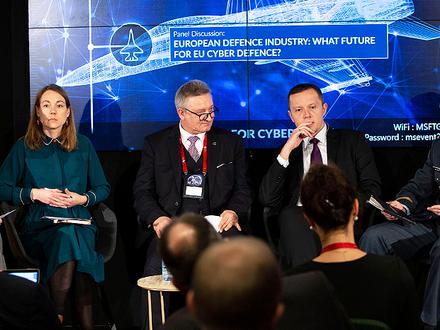 cyber.mil.pl - rozwijamy zdolności Polski do zwalczania zagrożeń w cyberprzestrzeni