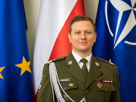 Pełnomocnik MON do spraw utworzenia wojsk obrony cyberprzestrzeni mianowany na pierwszy stopień generalski